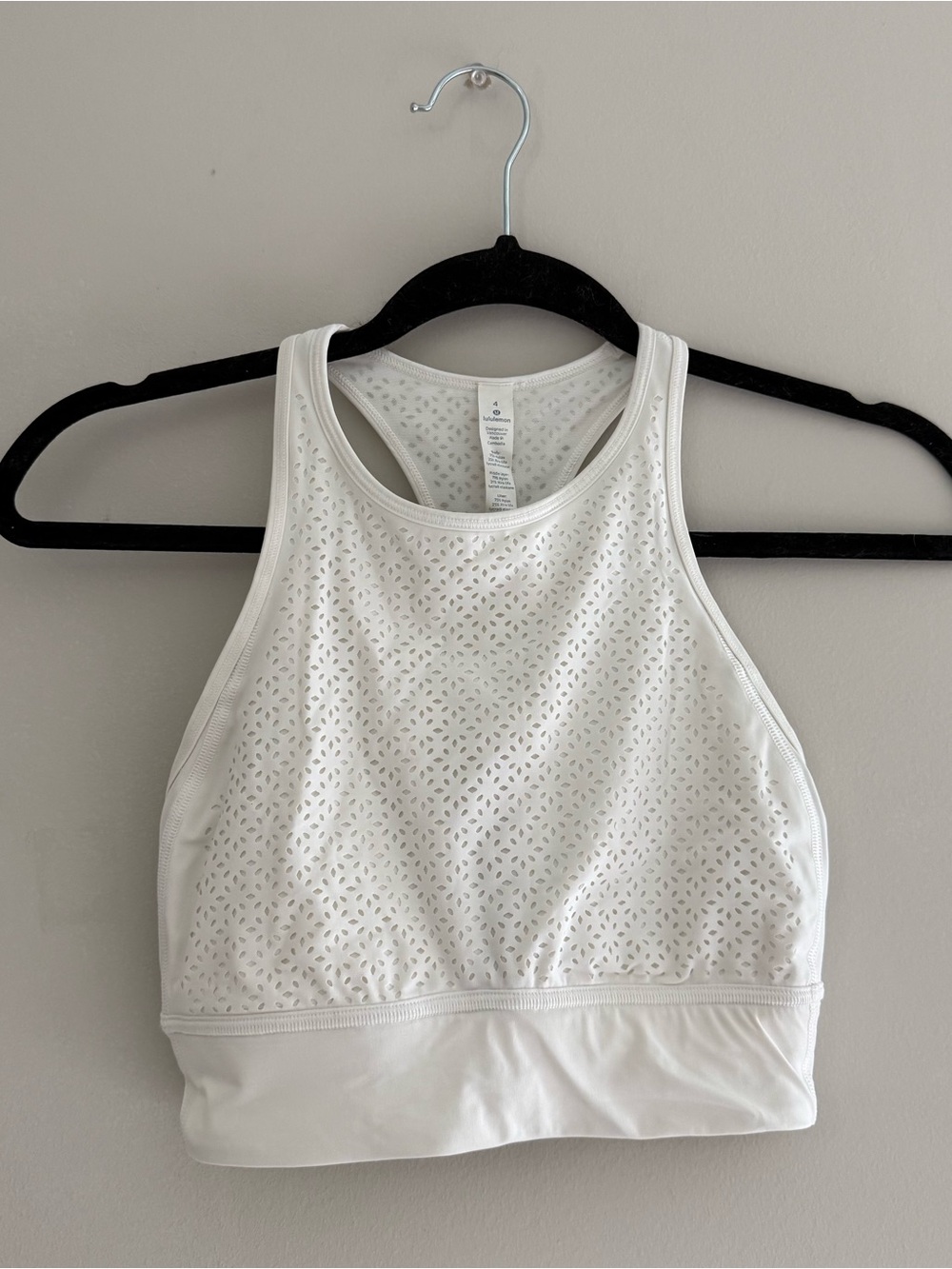 lululemon athletica White Perforated High-Neck Sports Bra Size 4